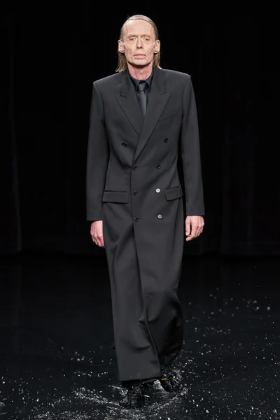 Look 8